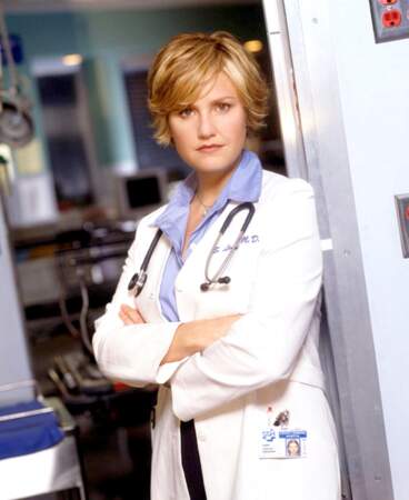 Sherry Stringfield joue le Dr Susan Lewis. 