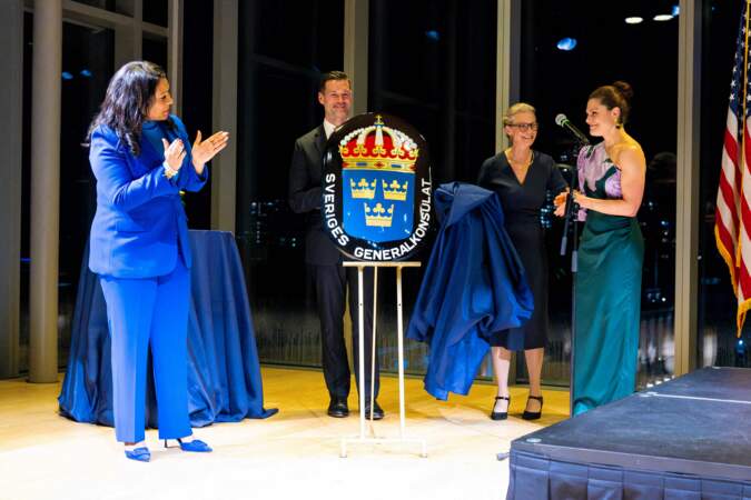 La princesse Victoria de Suède lors d'une réception inaugurale du nouveau consulat général de Suède au San Francisco Conservatory of Music.