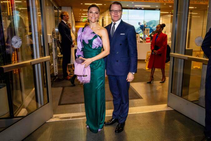 La princesse Victoria et le prince Daniel de Suède lors d'une réception inaugurale du nouveau consulat général de Suède au San Francisco Conservatory of Music, le Bowes Center à San Francisco.