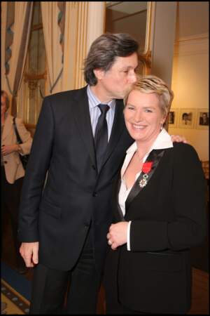 En 2008, Élise Lucet est promue chevalier de la Légion d’honneur par Christine Albanel.
