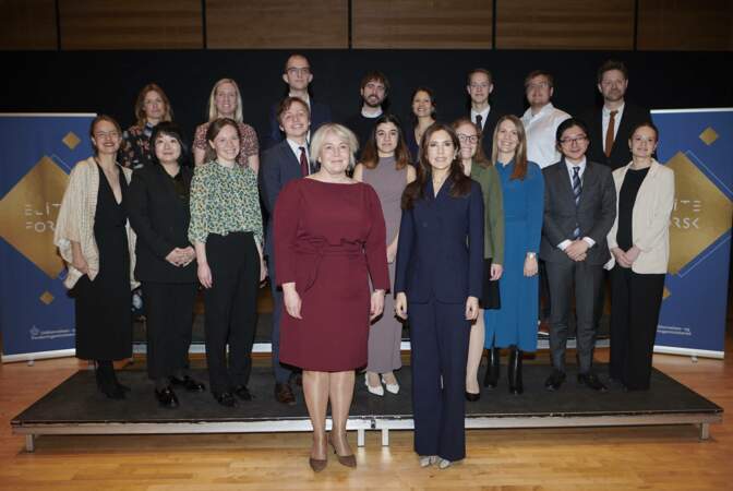 La reine Mary de Danemark et les autres intervenants à la cérémonie de remise des prix de recherche EliteForsk 2024.