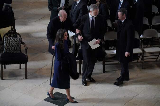 La reine Letizia d'Espagne, le roi Juan Carlos d'Espagne et le roi Felipe d'Espagne. 