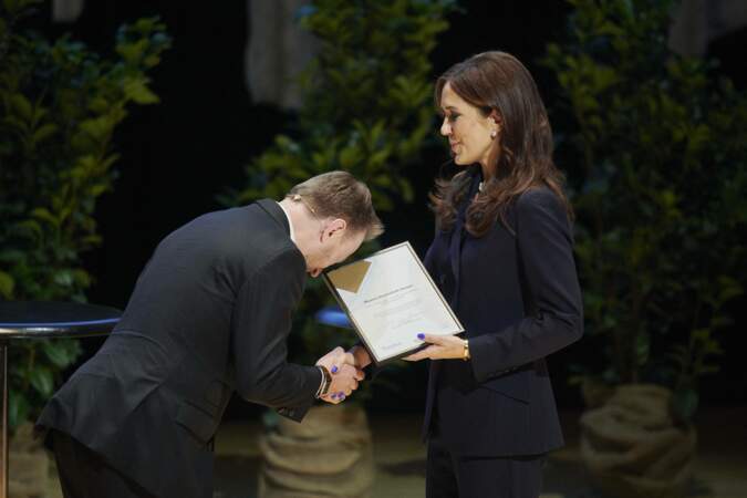 La reine Mary de Danemark participe à la cérémonie de remise des prix de recherche EliteForsk 2024.