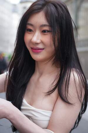 Lee Chae-ryeong du groupe ITZY au défilé Courrèges mode femme automne / hiver 2024-2025 lors de la Fashion Week de Paris.
