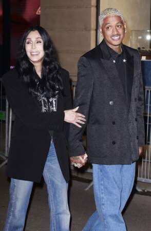 Cher et son compagnon Alexander Edwards au défilé « Balmain ».