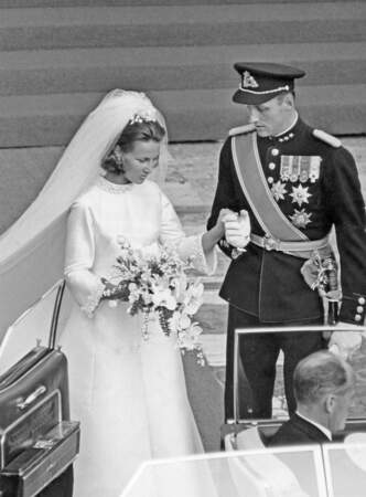 En 1968 et apèrs dix ans d'attente, Harald V se marie avec Sonja Haraldsen. 