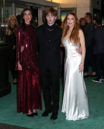Aliana Lohan, Cody Lohan et Lindsay Lohan à la première du film Irish Wish de Netflix devant le Paris Theatre, à New York, le 5 mars 2024. 