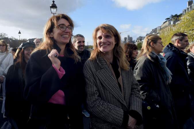 En novembre 2023 Olivia Côte participe à une marche silencieuse pour la paix au Moyen-Orient à Paris.