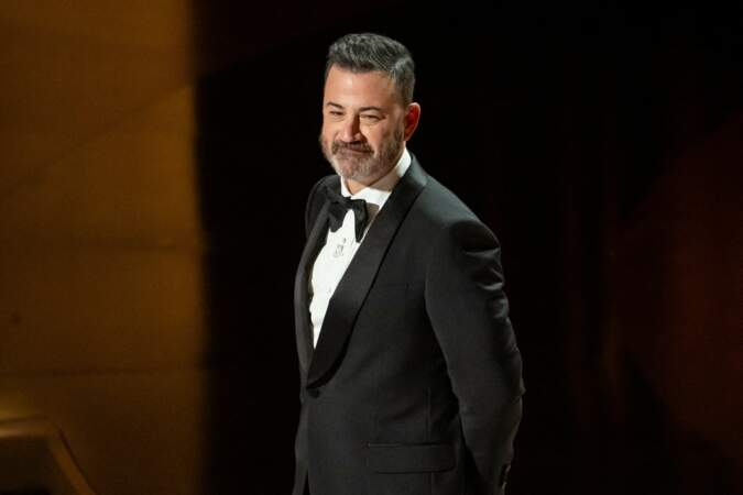 La cérémonie a débuté et les premières récompenses sont tombées.
Jimmy Kimmel a présenté la retransmission en direct sur ABC de la 96ᵉ cérémonie des Oscars.