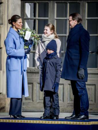La princesse Victoria et le prince Daniel de Suède, accompagnés du prince Oscar et de la princesse Estelle, célèbrent la cérémonie de la Sainte Victoria à Stockholm.