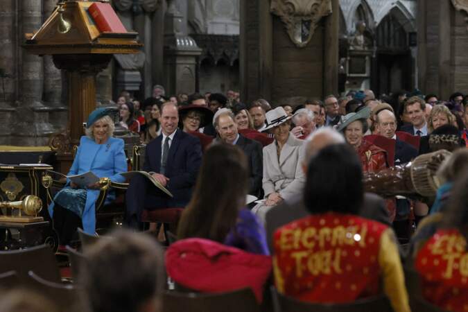 La reine Camilla, le prince de Galles, le duc et la duchesse d'Édimbourg et la princesse royale assistent à un spectacle de danse lors de la cérémonie annuelle du Jour du Commonwealth à l'abbaye de Westminster à Londres.