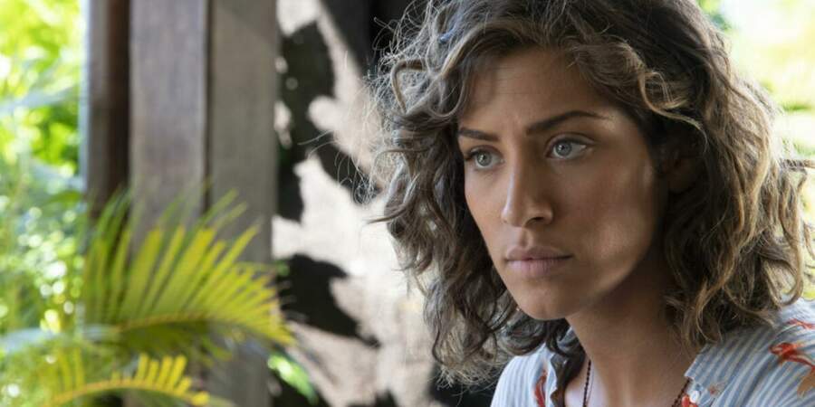 En 2013, elle est choisie pour incarner Sara Casanova dans Section de recherches, la série policière de TF1.