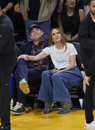Jennifer Lopez et Ben Affleck au match des Lakers face aux Warriors.