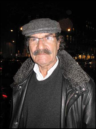 En 2007, il incarne le personnage du Commissaire Perret dans la série Père et Maire. La première saison date de 2002. En 2007 sur la photo, il a 74 ans