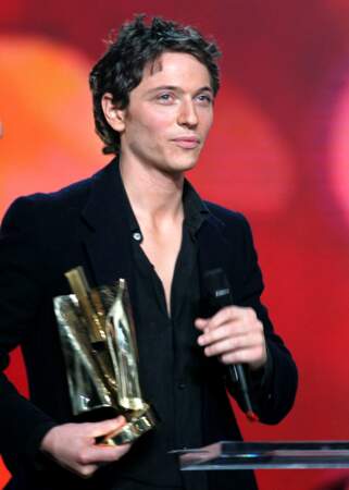 En 2006, il obtient plusieurs récompenses dont 3 Victoires de la musique (meilleur artiste masculin, meilleur album de variétés et meilleure chanson originale) et un NRJ Music Award. 