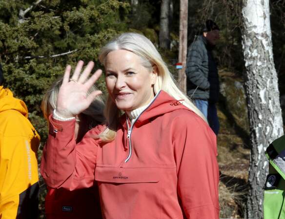 Son état de santé l'a forcée à restreindre ses fonctions royales, comme elle l'a révélé à la chaîne de télévision NRK en 2019 : "Je suis épuisée plus vite qu'avant, donc aujourd'hui je dois prendre plus soin de moi qu'avant."