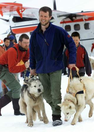 Il a participé en 2000 à une expédition à ski de quatre mois et 3.500 km au Groenland et il a également participé à plusieurs marathons