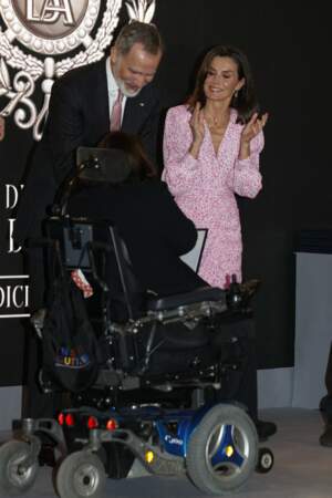 Le roi Felipe, la reine Letizia d'Espagne lors de la cérémonie des médailles d'or du mérite des beaux-arts 2022 au Palais des Congrès à Cadix.