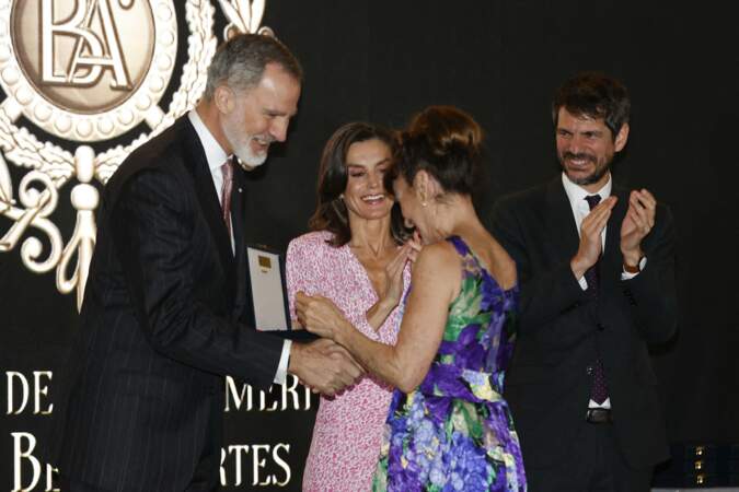 Le roi Felipe et la reine Letizia d'Espagne lors de la cérémonie des médailles d'or du mérite des beaux-arts 2022 au Palais des Congrès à Cadix.