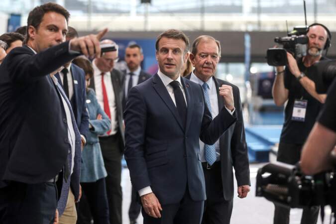 Emmanuel Macron a souligné qu'il "permettra d’apprendre à nager, un défi car il y a encore beaucoup d’injustice en la matière."