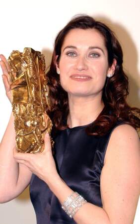 En 2002, Emmanuelle Devos reçoit le César de la meilleure actrice pour son rôle dans Sur mes lèvres.