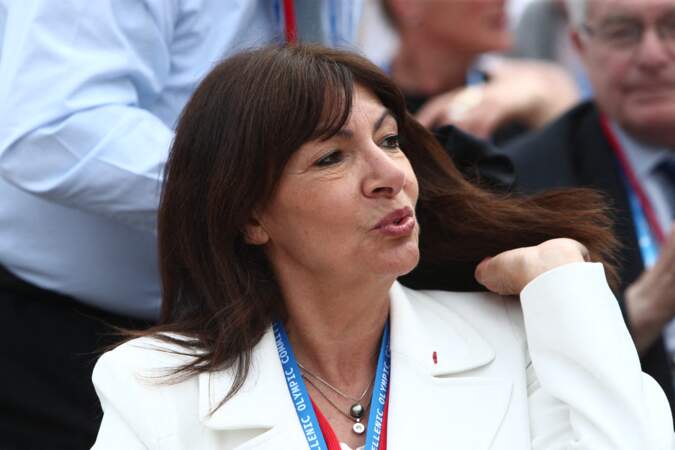 Anne Hidalgo, maire de Paris, lors de la cérémonie d'allumage de la flamme olympique pour les Jeux Olympiques de Paris 2024.