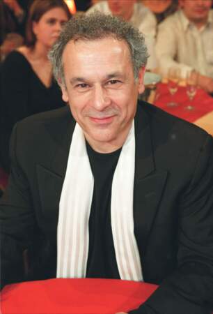 En 2001, Francis Perrin rejoint Jean-Claude Brialy comme codirecteur artistique du Festival d'Anjou, puis en est le directeur en 2002 et 2003.
En 2003, il a 56 ans.