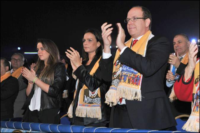 En 2010, le prince Albert II de Monaco, la princesse Stéphanie de Monaco et sa fille Pauline Ducruet participent à la cérémonie d'ouverture du 34ᵉ Festival International du cirque de Monte-Carlo.