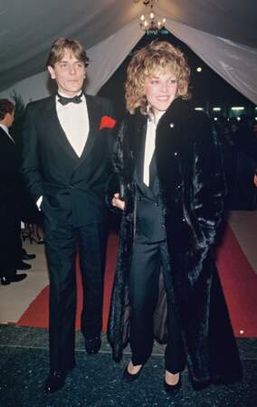 Nicoletta (41 ans) et son mari Patrick Chappuis au Lido à Paris pour la présentation de la nouvelle revue en 1985.
