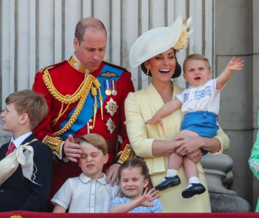 Trooping the Colour 2019 : le prince Louis dans les bras de sa maman, Kate Middleton.