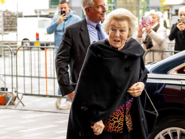 La reine Beatrix est elle aussi présente à l'événement.
