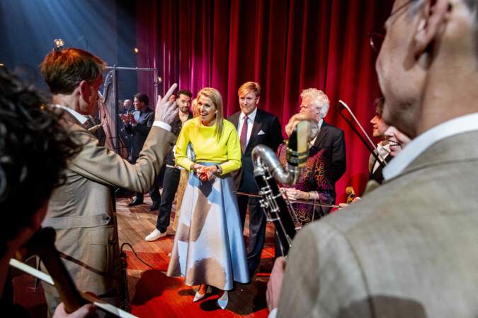 La princesse Beatrix, le roi Willem-Alexander et la reine Maxima des Pays-Bas sont présents à l'enregistrement.