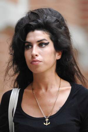 Les problèmes judiciaires d'Amy Winehouse sont un élément important de la couverture médiatique que reçoit la chanteuse et sont largement commentés dans la presse people, sur Internet et à la télévision.