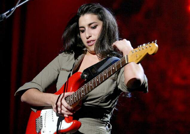 En 2003, à 20 ans, Amy Winehouse publie son premier album, Frank. 