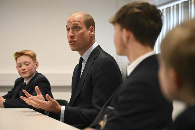 Le prince William avait donc félicité l'école pour son travail :
"S'attaquer aux problèmes de santé mentale est important, s'il vous plaît continuez ce travail important" 
