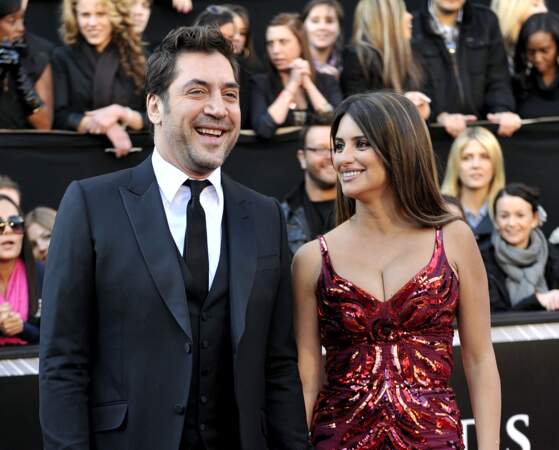 Depuis juillet 2007, Penélope Cruz est en couple avec l’acteur espagnol Javier Bardem. Les deux acteurs sont les heureux parents de deux enfants. 