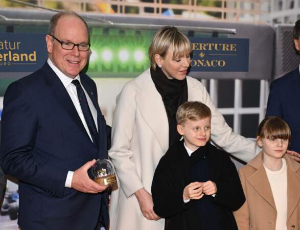 Le jeudi 25 avril 2024, le prince Albert et la princesse Charlène de Monaco se sont rendus à Hambourg, en Allemagne, pour l'inauguration de la section Monaco du Miniatur Wunderland. 