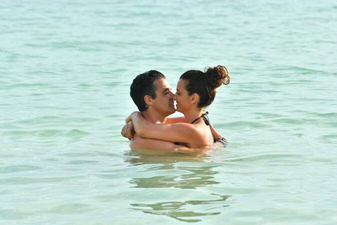Dans l'eau, Gilles Marini et sa femme se sont rapprochés.