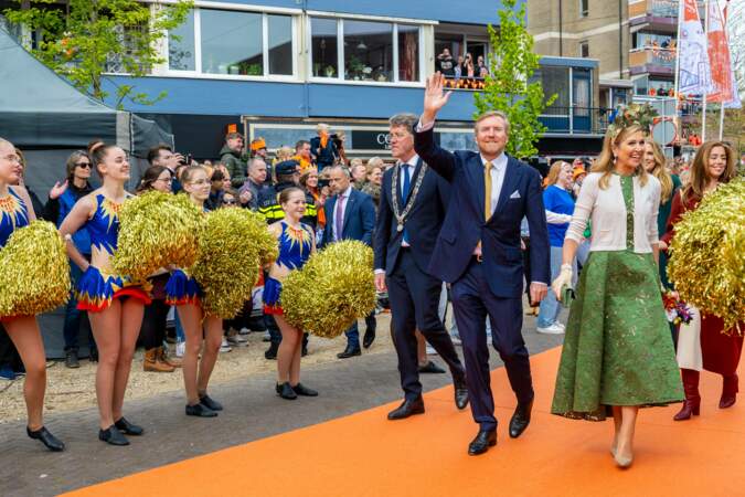 Pour cette 11e édition du Jour du roi, Emmen a déroulé le tapis orange à Willem-Alexander et sa famille.