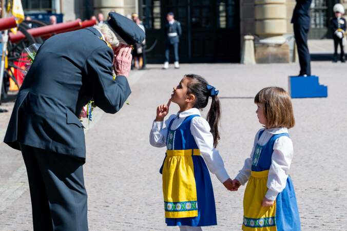 Le roi Carl XVI Gustaf de Suède lors des célébrations de son 78ème anniversaire dans la cour du Palais Royal de Stockholm.