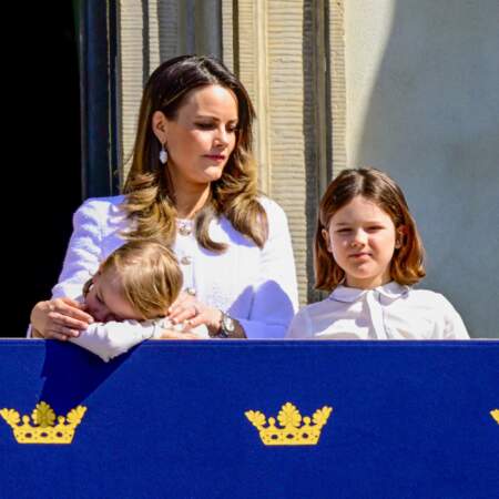 La princesse Sofia de Suède, le prince Julian et le prince Alexander lors des célébrations du 78ème anniversaire du roi de Suède.