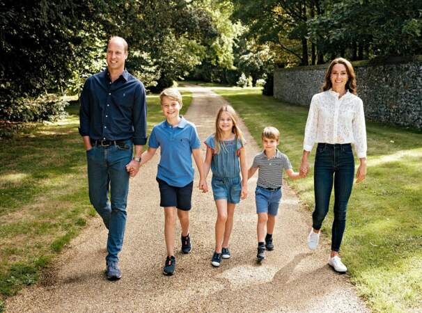 La princesse Charlotte avec sa famille au palais Kensington