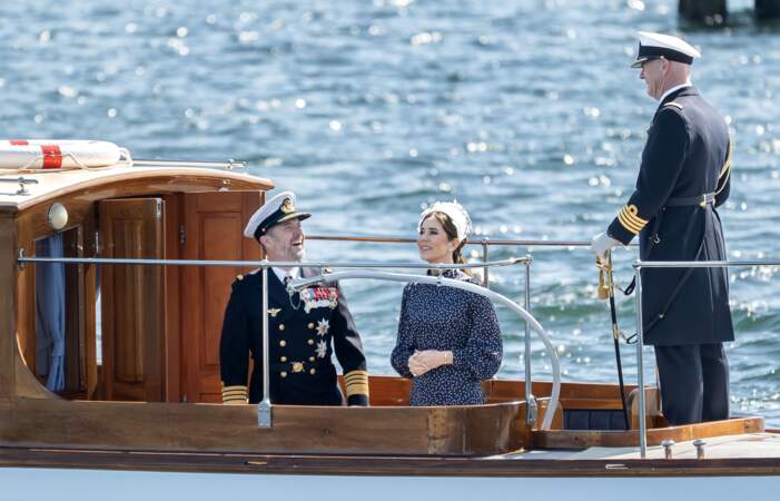 Le roi Frederik X et Mary de Danemark semblent heureux de pouvoir s'organiser ces vacances