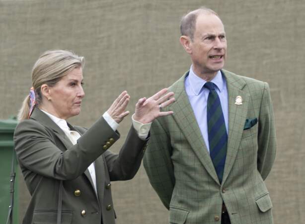 Le duc et la duchesse d'Édimbourg assistent à la deuxième journée du Royal Windsor Horse Show au château de Windsor le 2 mai 2024.
