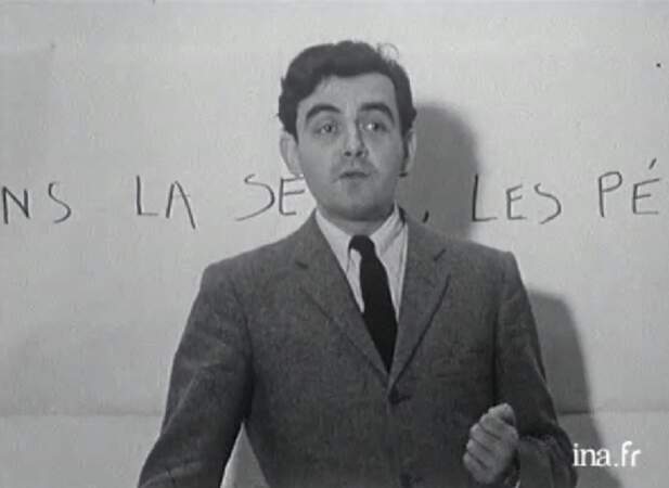 En 1958, à la suite de son stage effectué à la rédaction du journal Le Progrès, Bernard Pivot intègre le service littéraire du Figaro.
