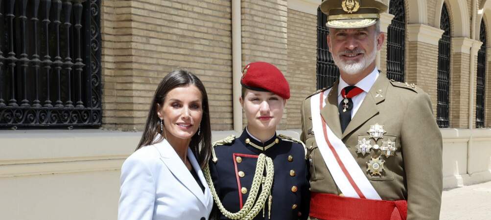 Le roi Felipe VI d'Espagne, en compagnie de la reine Letizia d’Espagne et de leur fille la princesse Leonor, célèbre le 40ᵉ anniversaire de son investiture militaire à l'Académie militaire de Zaragoza, le 4 mai 2024.