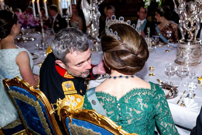 La reine Silvia et le roi Frederik X au dîner de gala organisé au palais royal de Stockholm
